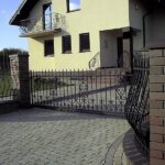 brama metaloplastyka czarna przesuwna