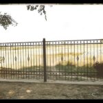 ogrodzenie metaloplastyka czarne cienki profil